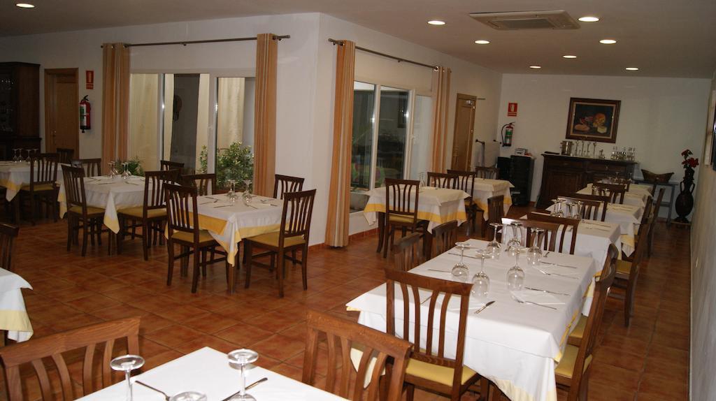 Hostal Restaurante Bustos Villarrubio Exterior foto